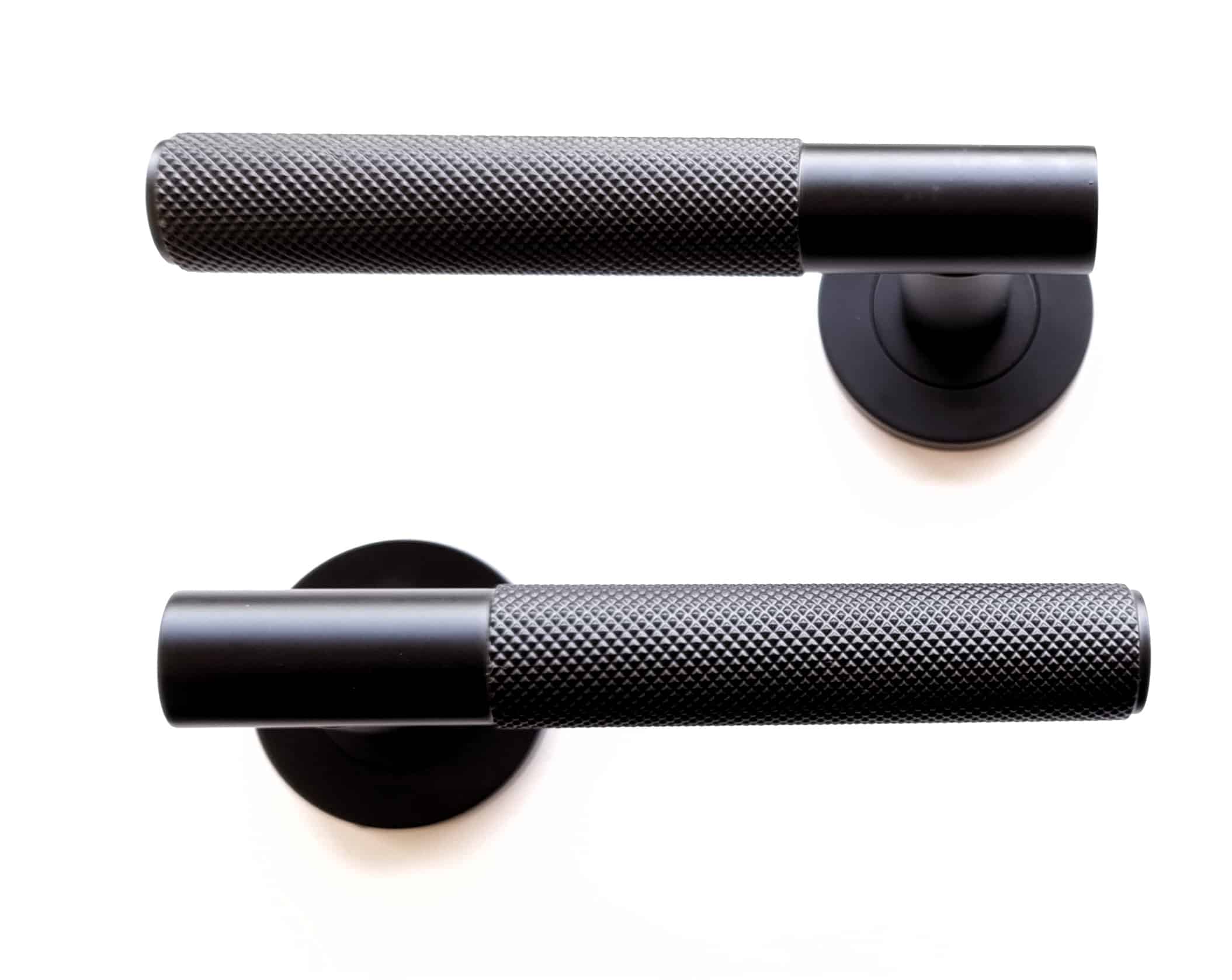 Knurled interior handle 2